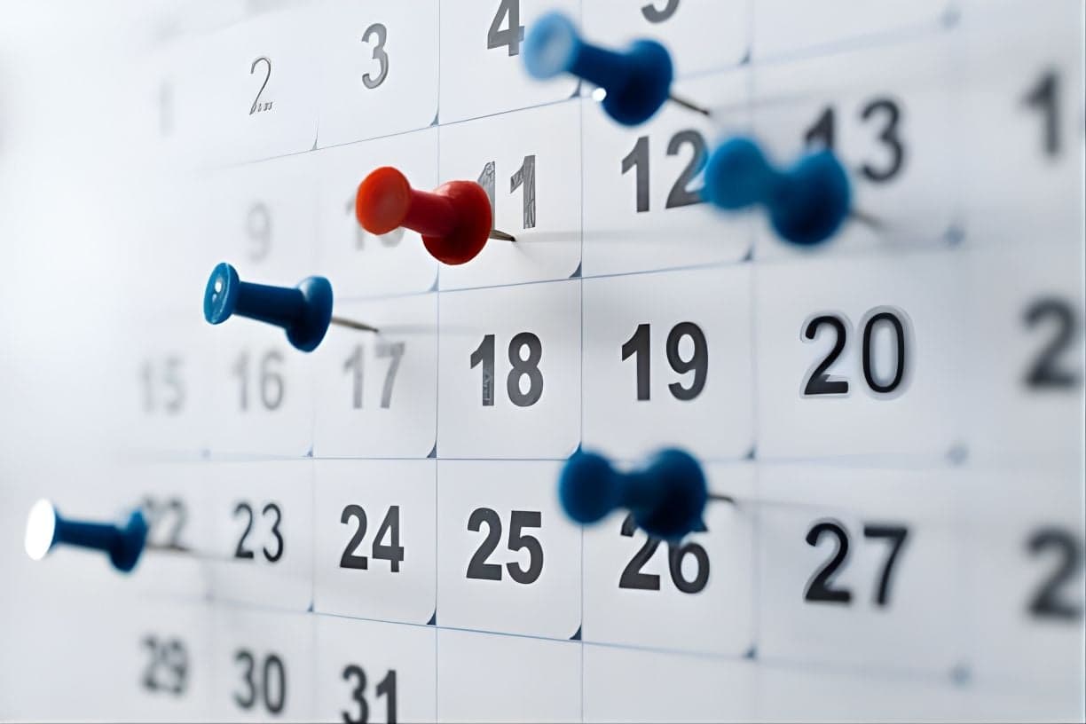 When to send an invoice: the right timing to get paid faster