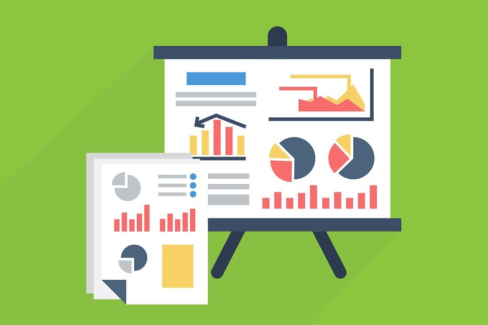 Financial dashboard: what to track each month?